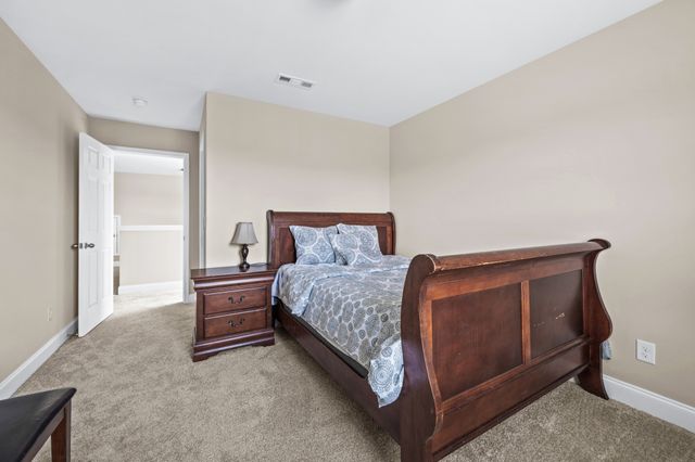 591 Oakvale Ln, Mount Juliet, TN 37122