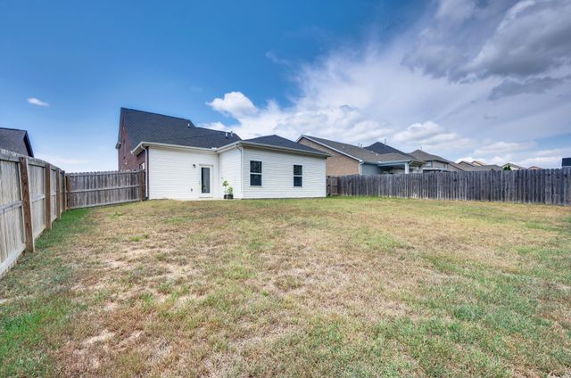 591 Oakvale Ln, Mount Juliet, TN 37122