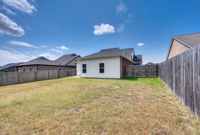 591 Oakvale Ln, Mount Juliet, TN 37122