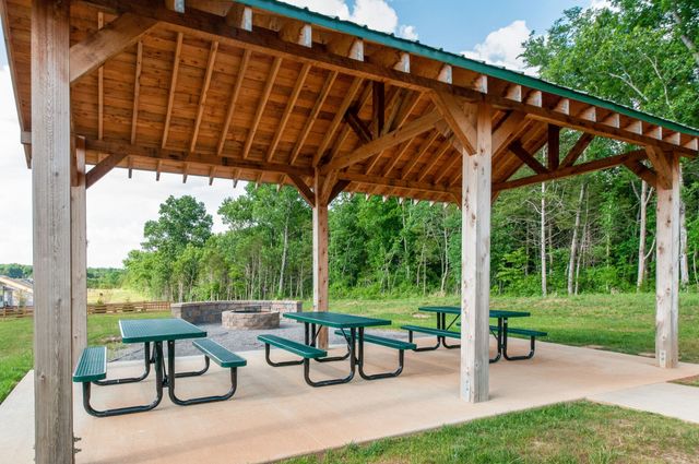 591 Oakvale Ln, Mount Juliet, TN 37122