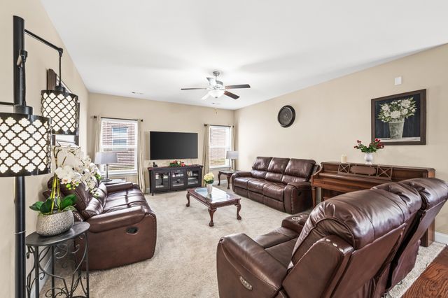 591 Oakvale Ln, Mount Juliet, TN 37122