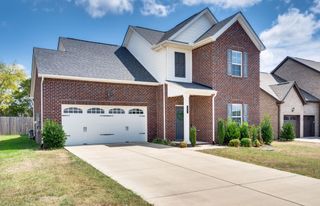 591 Oakvale Ln, Mount Juliet, TN 37122