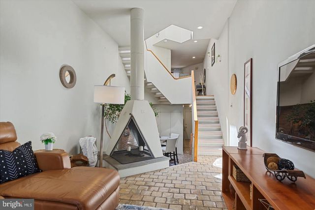 2415 I ST NW, Washington, DC 20037