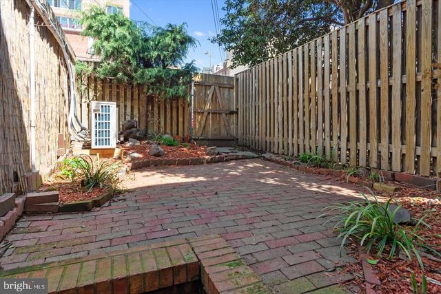 2415 I ST NW, Washington, DC 20037