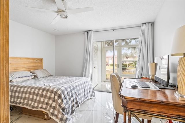 57 Woodland Drive 101, Vero Beach, FL 32962