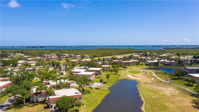 57 Woodland Drive 101, Vero Beach, FL 32962