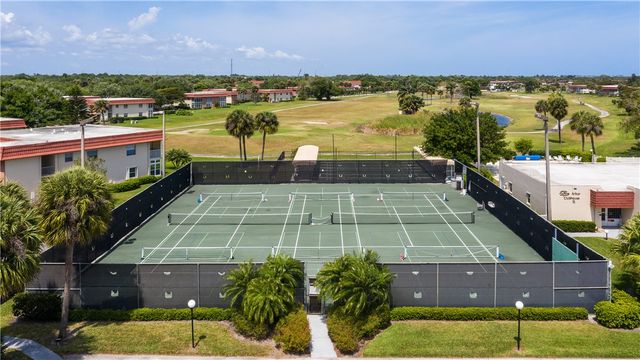 57 Woodland Drive 101, Vero Beach, FL 32962