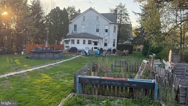 104 W CHESTNUT ST, Souderton, PA 18964