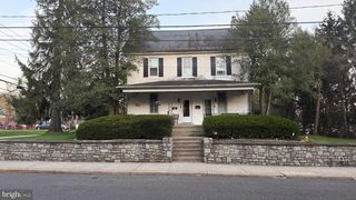 104 W CHESTNUT ST, Souderton, PA 18964