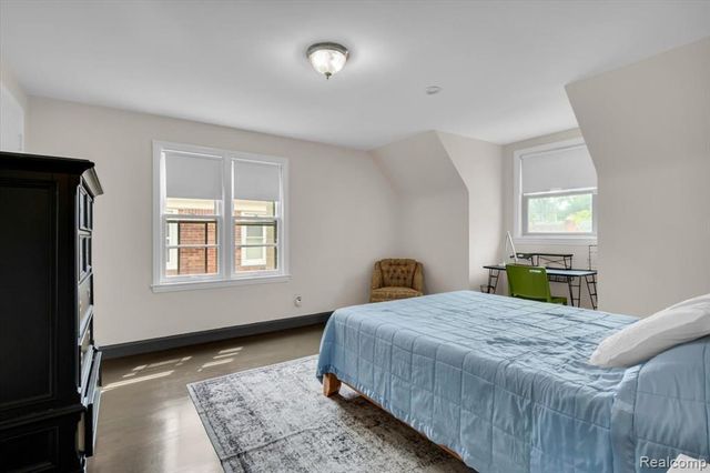 476 Touraine Road, Grosse Pointe Farms, MI 48236