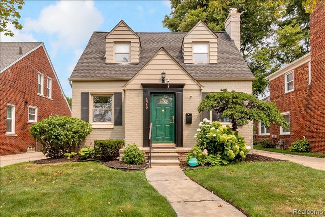 476 Touraine Road, Grosse Pointe Farms, MI 48236
