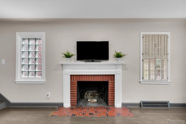 476 Touraine Road, Grosse Pointe Farms, MI 48236