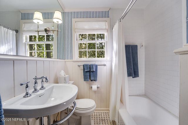 4256 FAIRWAY Drive, Jacksonville, FL 32210