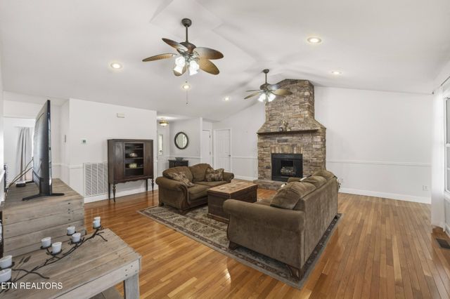 55 Rocky Lane, Crossville, TN 38571