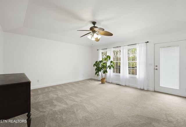 55 Rocky Lane, Crossville, TN 38571