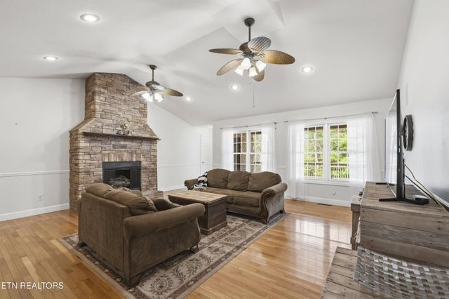 55 Rocky Lane, Crossville, TN 38571