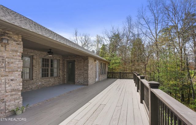 55 Rocky Lane, Crossville, TN 38571