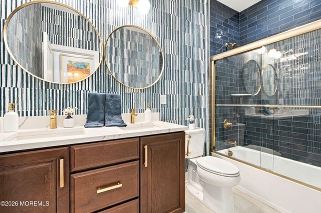 59 Mitchell Court, Manalapan, NJ 07726