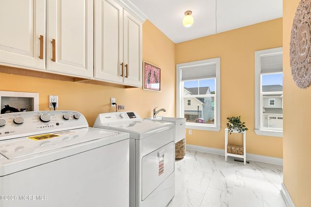 59 Mitchell Court, Manalapan, NJ 07726