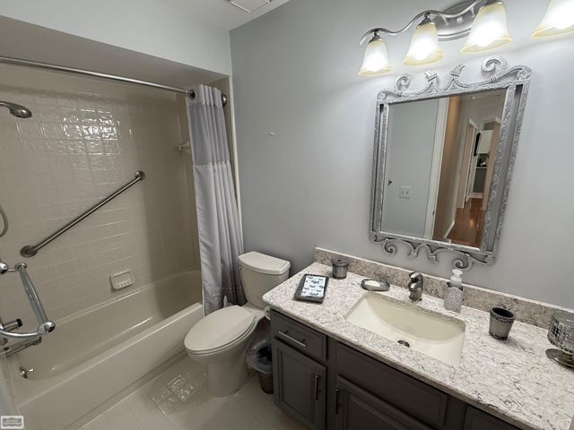 41371 Carmelo W Drive, Clinton Twp, MI 48038