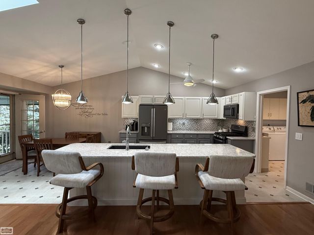 41371 Carmelo W Drive, Clinton Twp, MI 48038