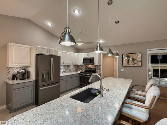 41371 Carmelo W Drive, Clinton Twp, MI 48038