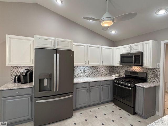 41371 Carmelo W Drive, Clinton Twp, MI 48038