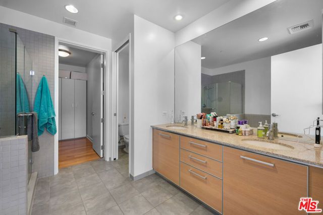 801 S Grand Avenue 1604, Los Angeles, CA 90017