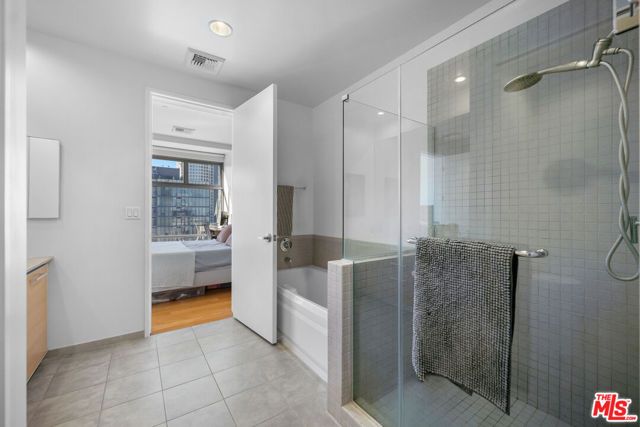 801 S Grand Avenue 1604, Los Angeles, CA 90017