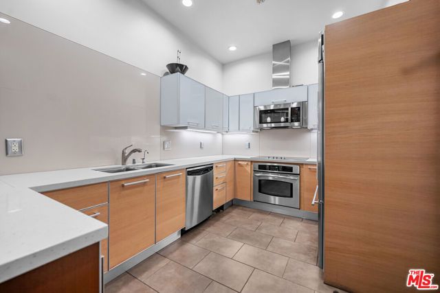 801 S Grand Avenue 1604, Los Angeles, CA 90017