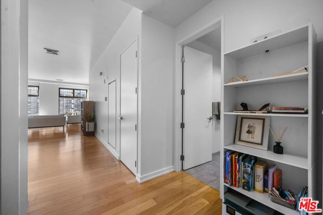 801 S Grand Avenue 1604, Los Angeles, CA 90017