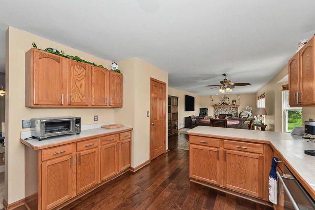 7916 Whitetail DRIVE, Racine, WI 53406
