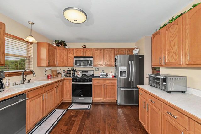 7916 Whitetail DRIVE, Racine, WI 53406