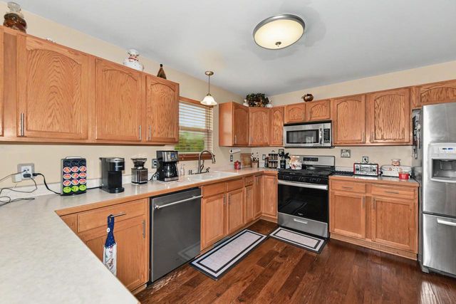 7916 Whitetail DRIVE, Racine, WI 53406