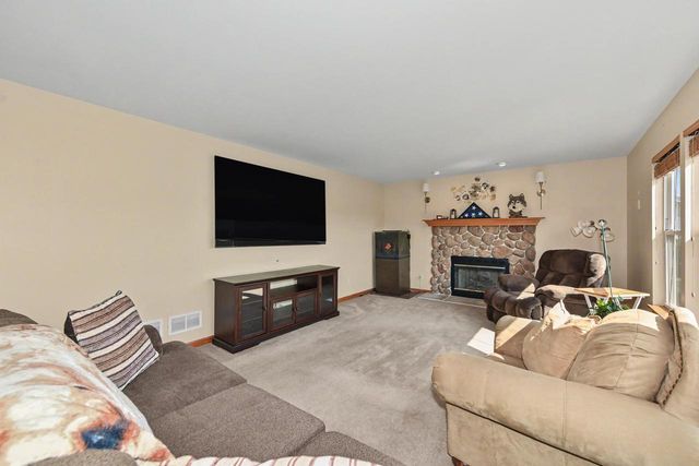 7916 Whitetail DRIVE, Racine, WI 53406