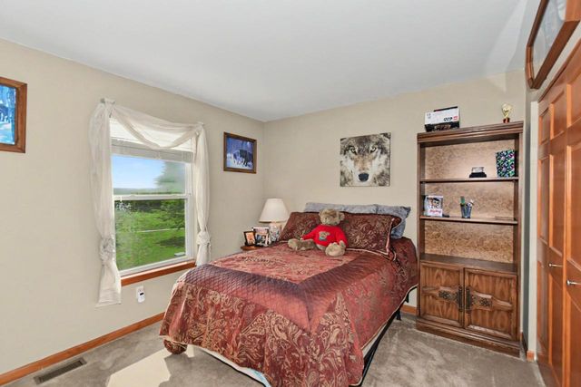 7916 Whitetail DRIVE, Racine, WI 53406