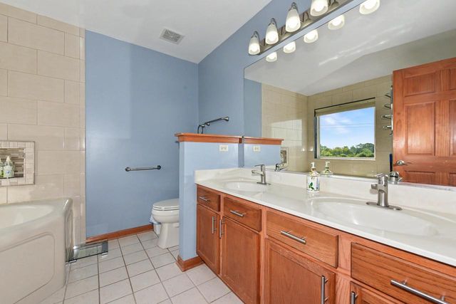 7916 Whitetail DRIVE, Racine, WI 53406