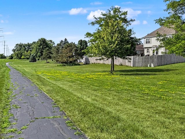 7916 Whitetail DRIVE, Racine, WI 53406