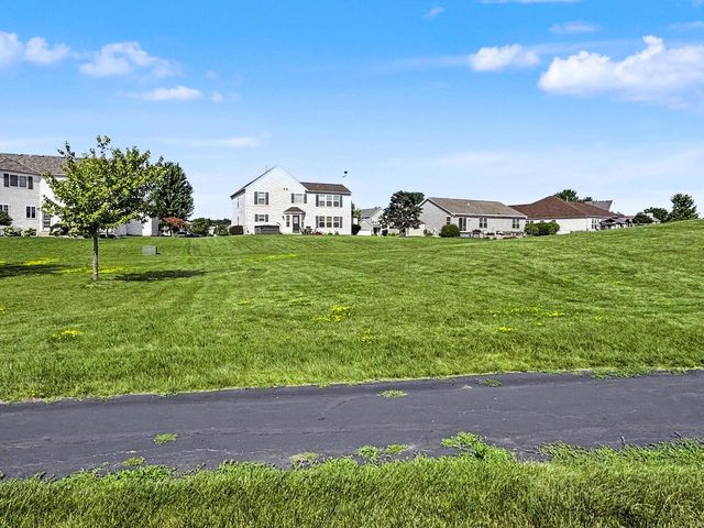 7916 Whitetail DRIVE, Racine, WI 53406