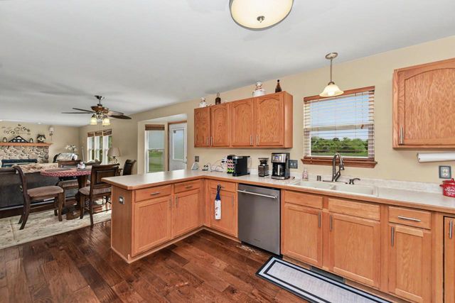 7916 Whitetail DRIVE, Racine, WI 53406
