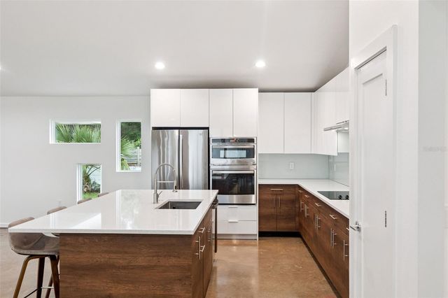 2045 WASHINGTON AVENUE, Sanford, FL 32771