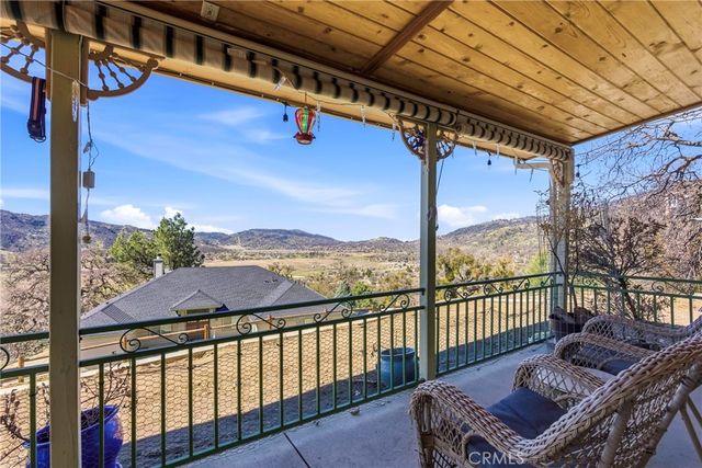 27100 Barkes Way, Tehachapi, CA 93561