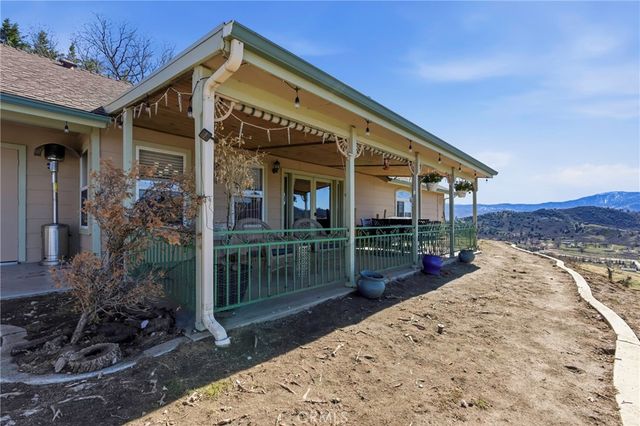 27100 Barkes Way, Tehachapi, CA 93561