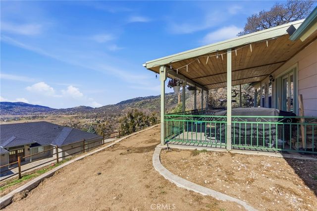 27100 Barkes Way, Tehachapi, CA 93561