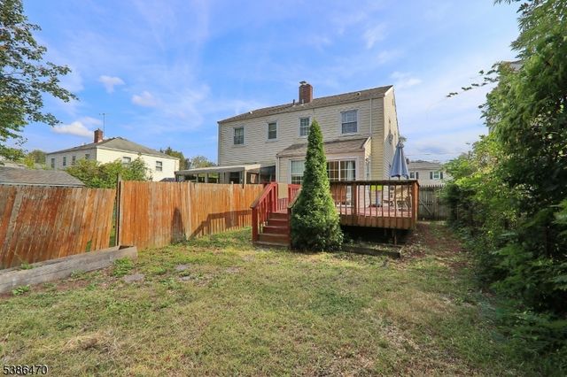 689 Crescent Dr, Bound Brook Boro, NJ 08805