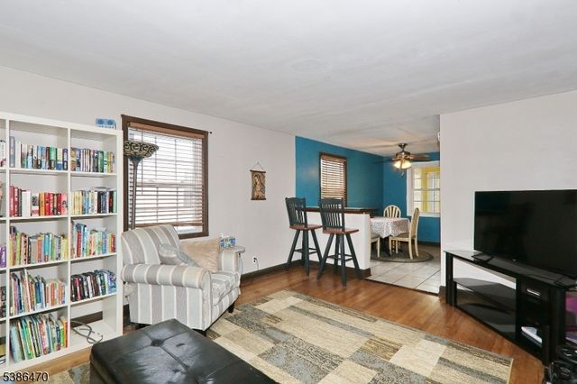 689 Crescent Dr, Bound Brook Boro, NJ 08805