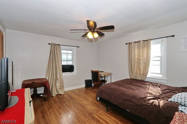 689 Crescent Dr, Bound Brook Boro, NJ 08805