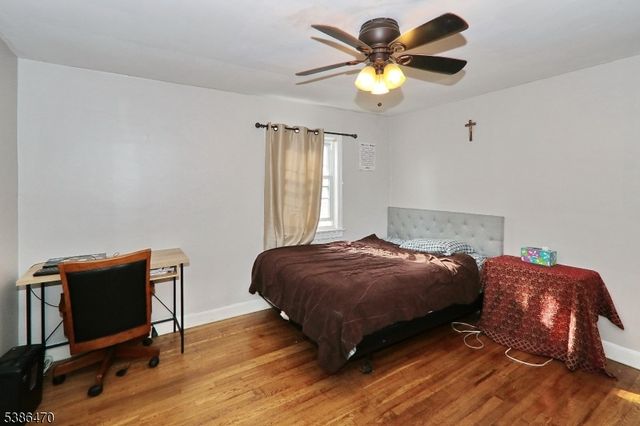 689 Crescent Dr, Bound Brook Boro, NJ 08805