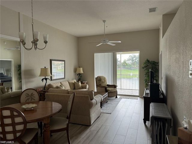 2290 Carrington CT 202, Naples, FL 34109