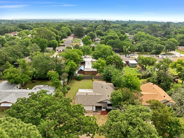 2409 Janice Lane, Fort Worth, TX 76112